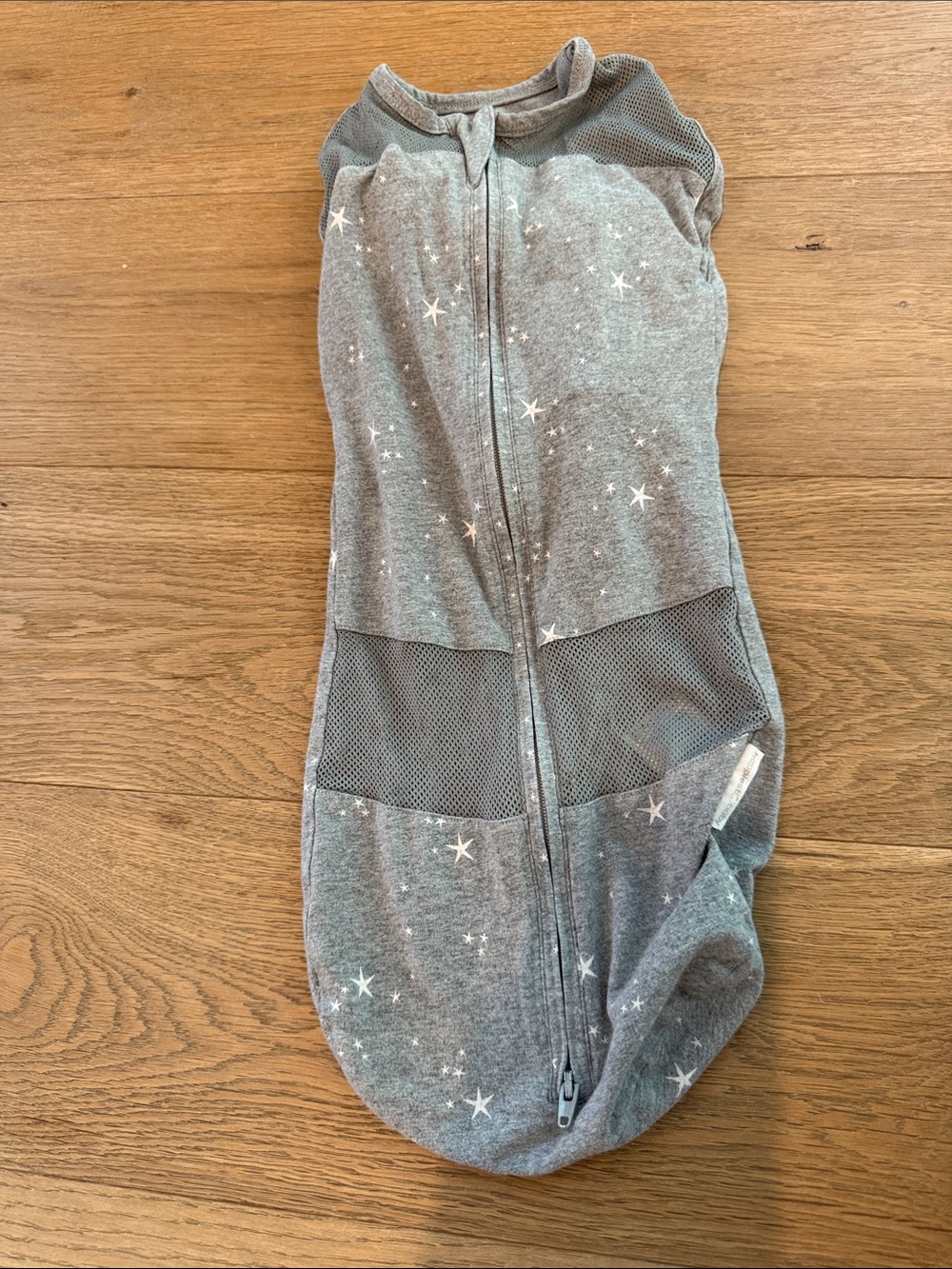 Happiest Baby Sleepe la Swaddle in Graphite Stars - Small